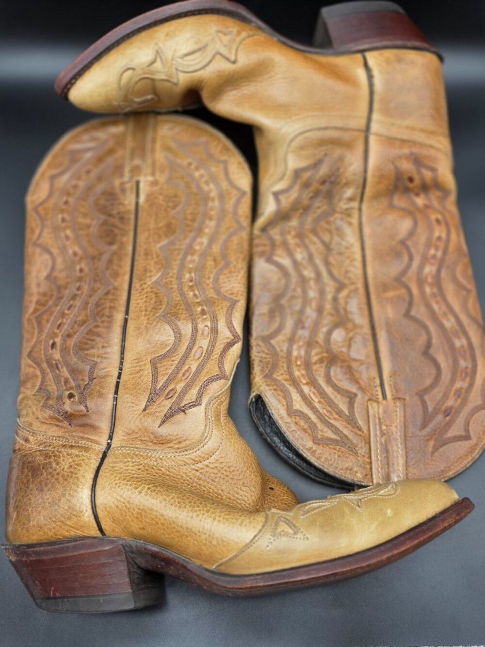 J. CHISHOLM THIEVES MARKET HANDCRAFTED VINTAGE OCHRE LEATHER BOOTS SZ 9.5 D